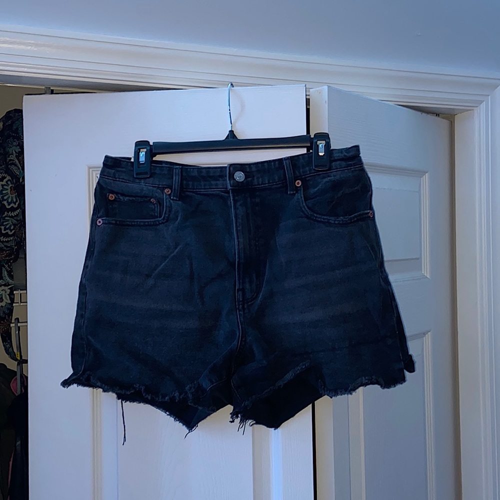 american eagle black shorts